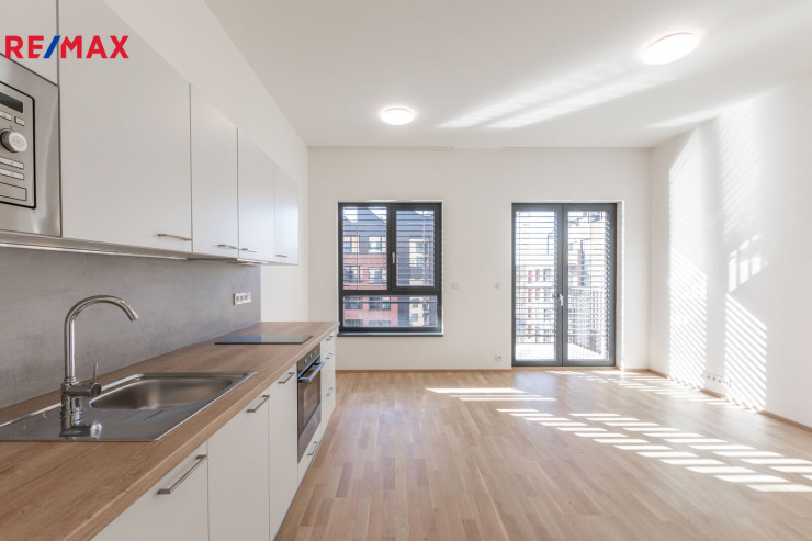 Pronájem bytu 1+kk, 32 m2, Praha